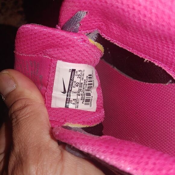 Nike women's Dual fusion St 2 running shoes gray size 8.5. A60 - Picture 10 of 11